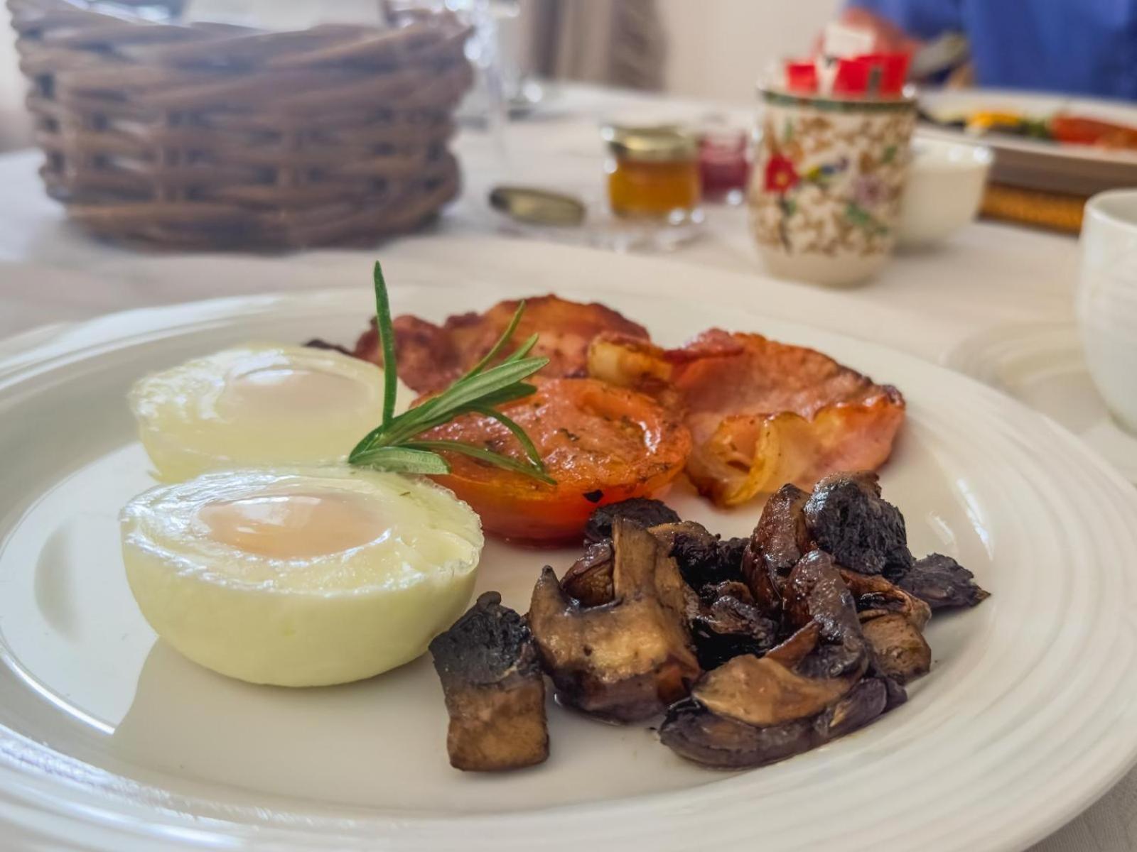 Le Petit Paris Hotel Franschhoek Buitenkant foto