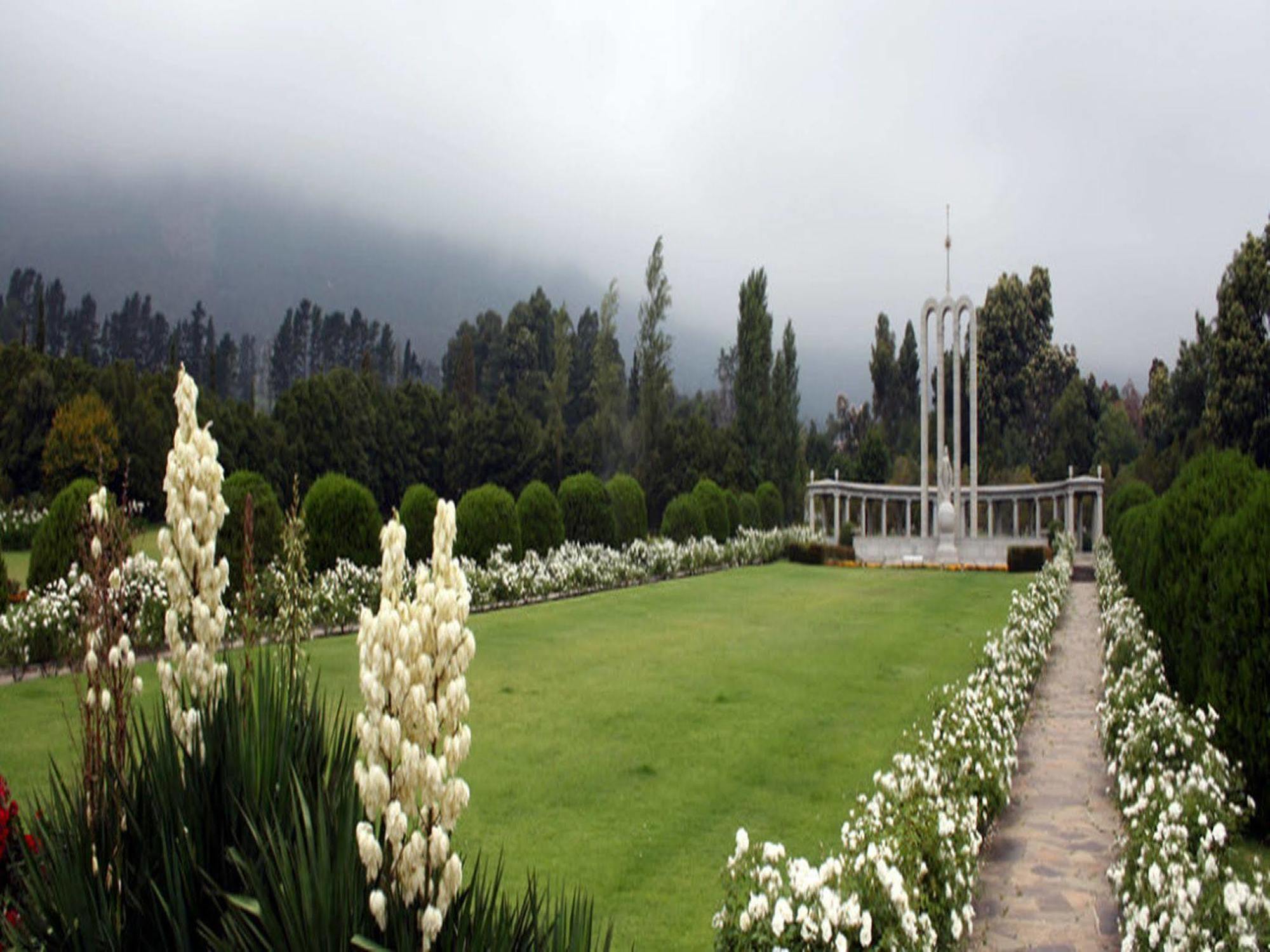 Le Petit Paris Hotel Franschhoek Buitenkant foto