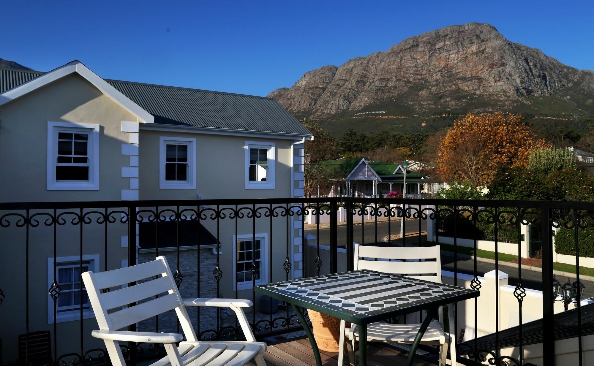 Le Petit Paris Hotel Franschhoek Buitenkant foto